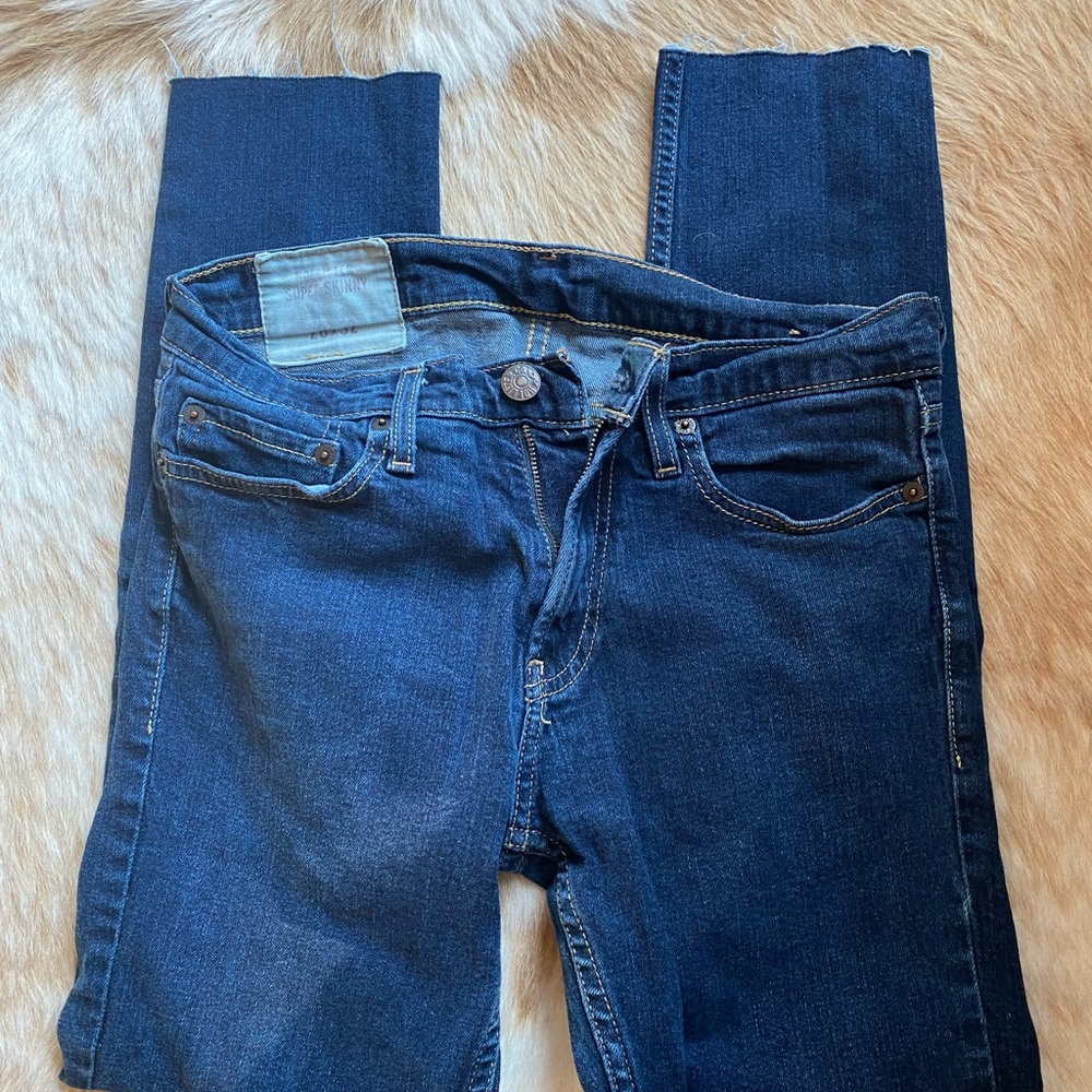 28X32 Hollister super skinny jeans